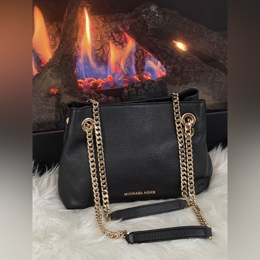 ❤️❤️NWT Michael Michael Kors Jet Set Chain Black Shoulder Bag with Gold Accents